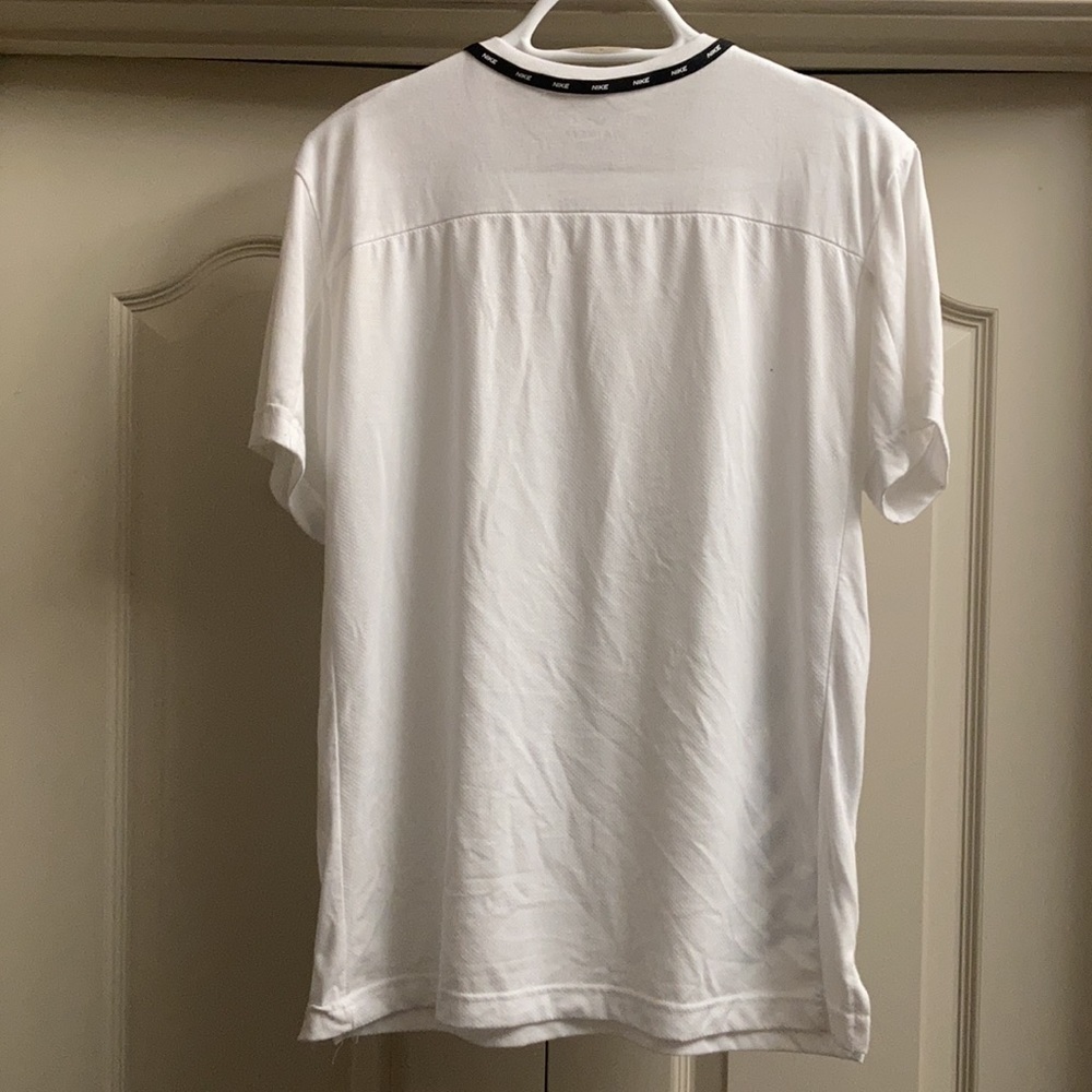MEN’S Nike DRI-FIT t-shirt - Picture 3 of 3